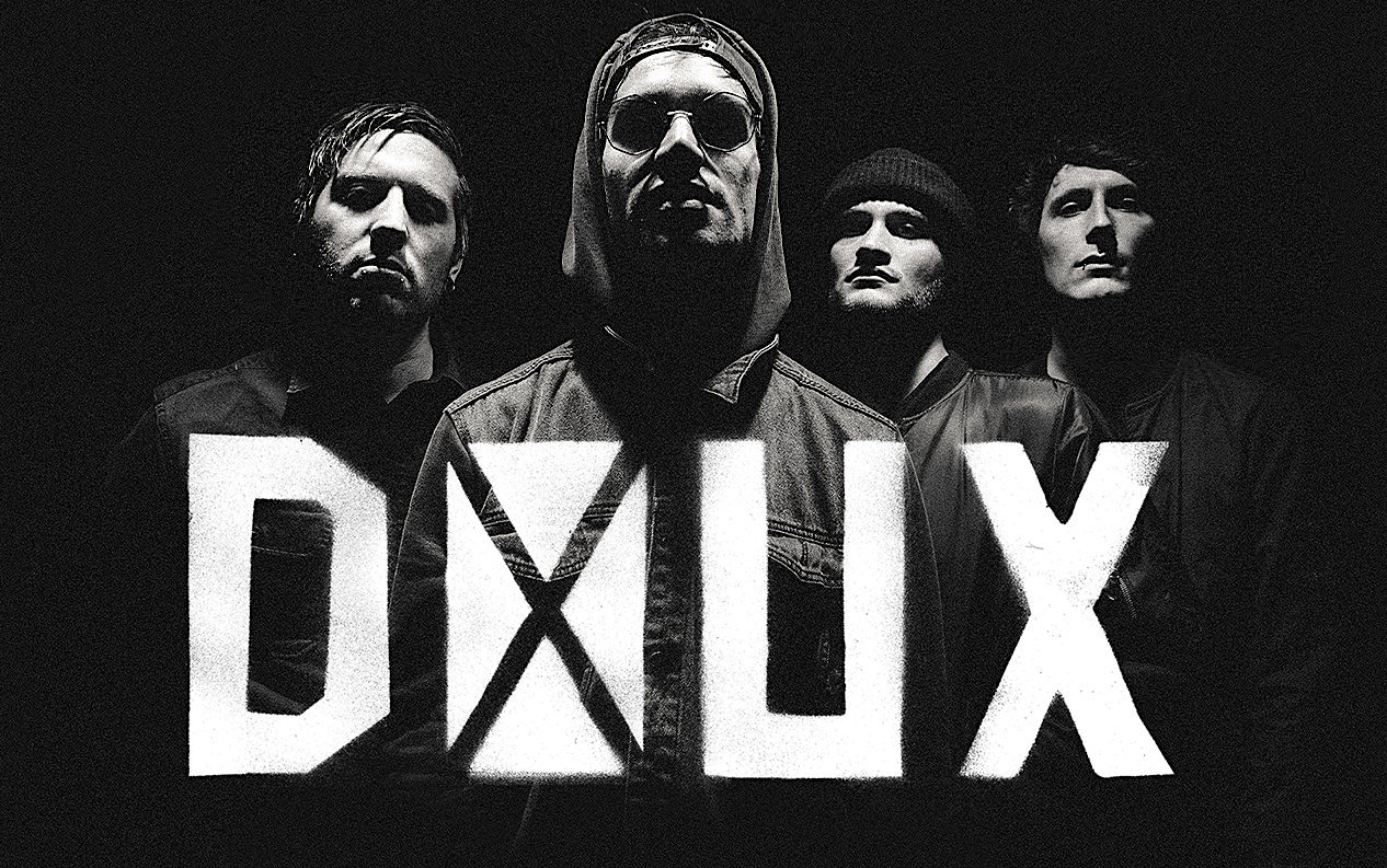 Gruppenfoto der Band-Mitglieder der Band DOUX